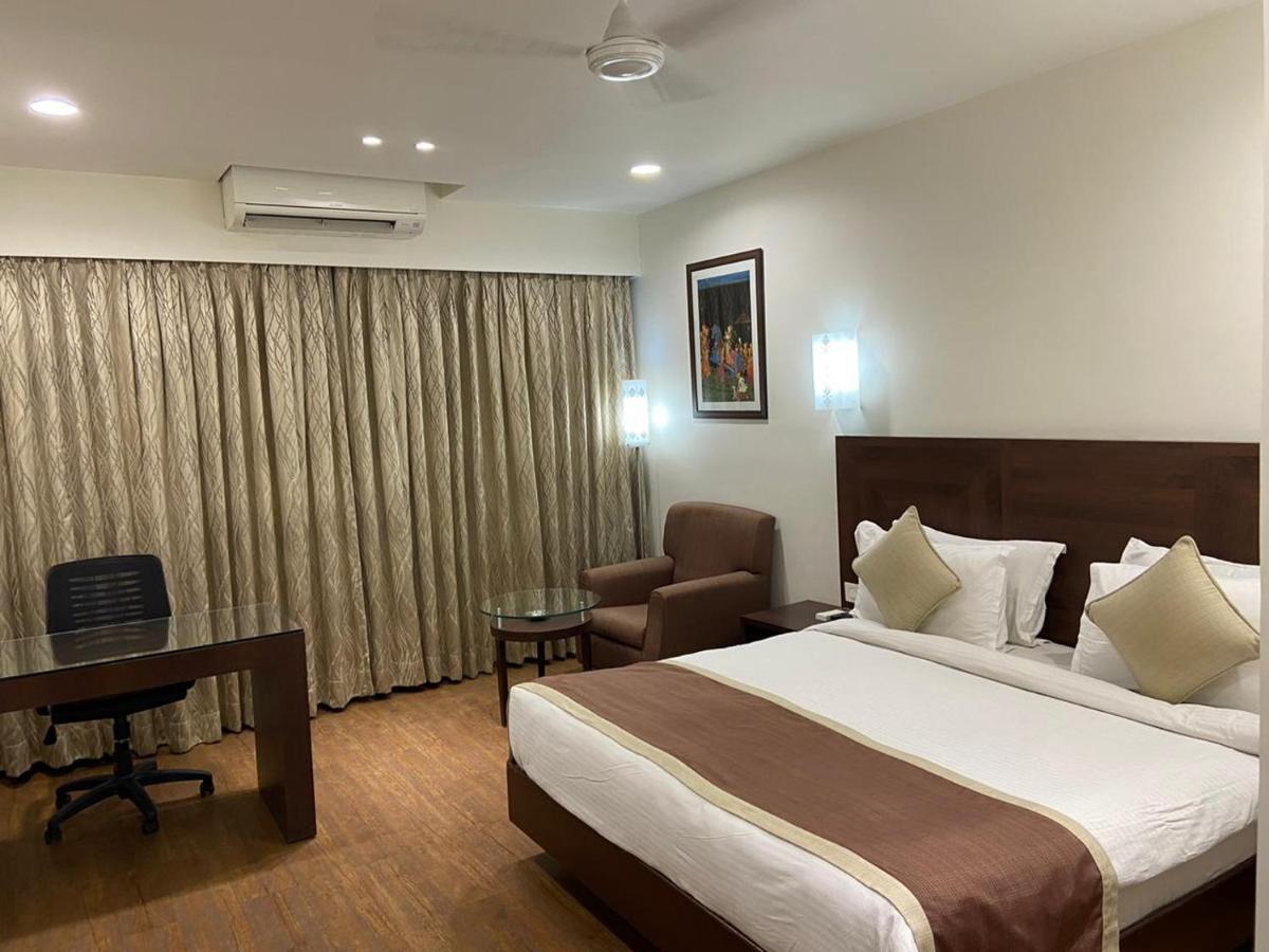 Chryso Hotels Pvt Ltd Ankleshwar Exterior photo