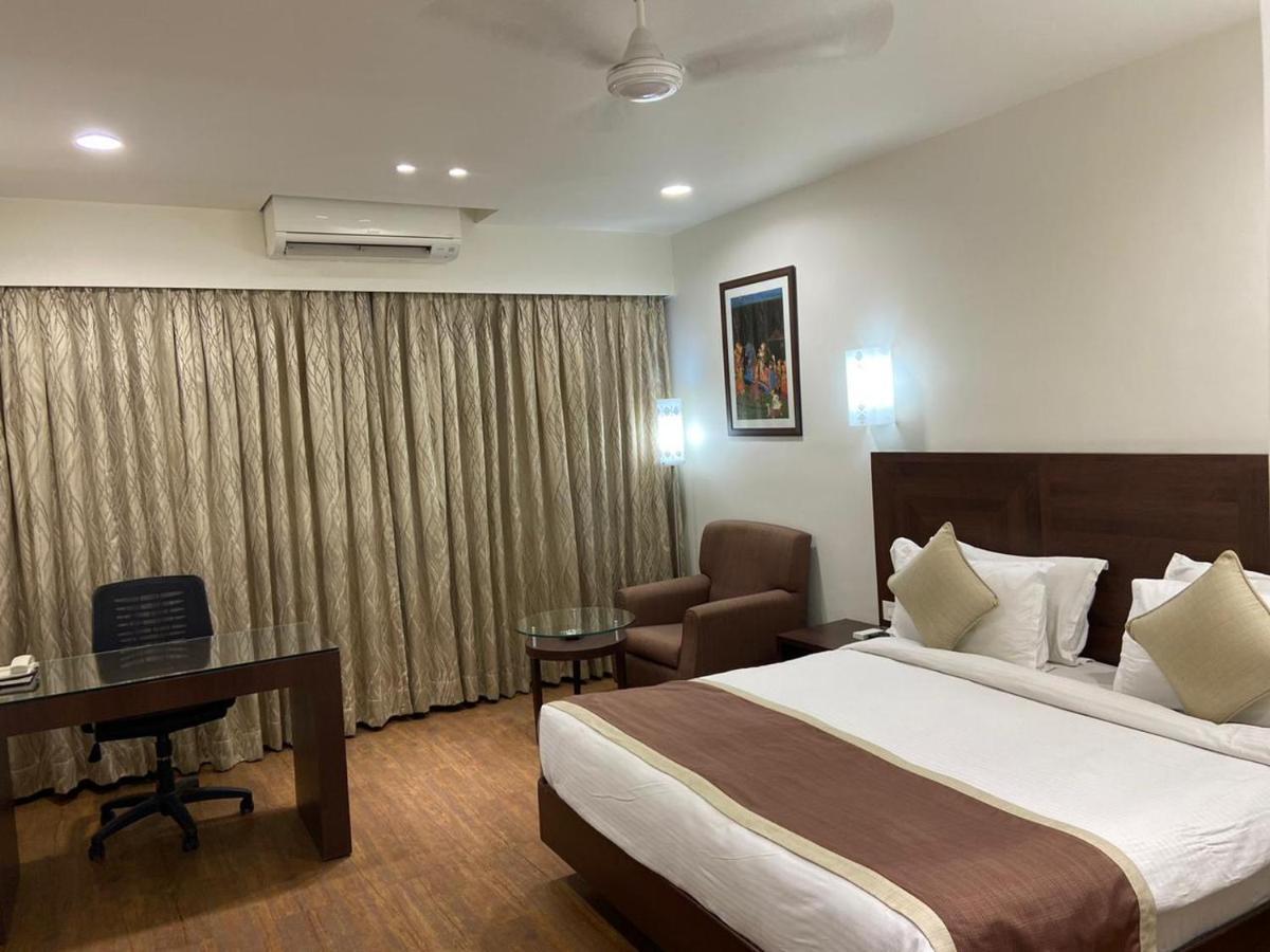 Chryso Hotels Pvt Ltd Ankleshwar Exterior photo