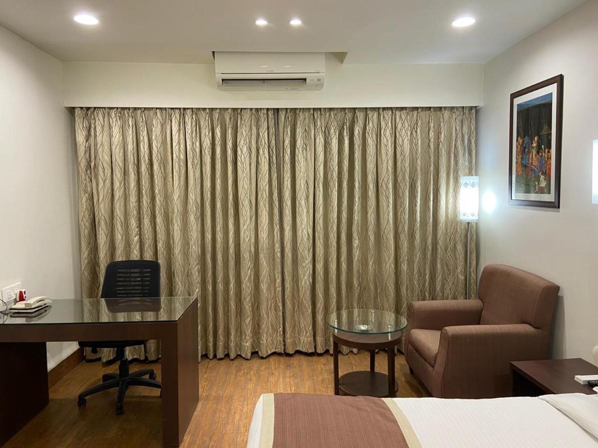 Chryso Hotels Pvt Ltd Ankleshwar Exterior photo