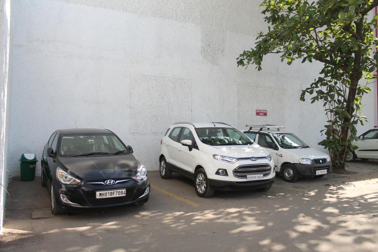 Chryso Hotels Pvt Ltd Ankleshwar Exterior photo