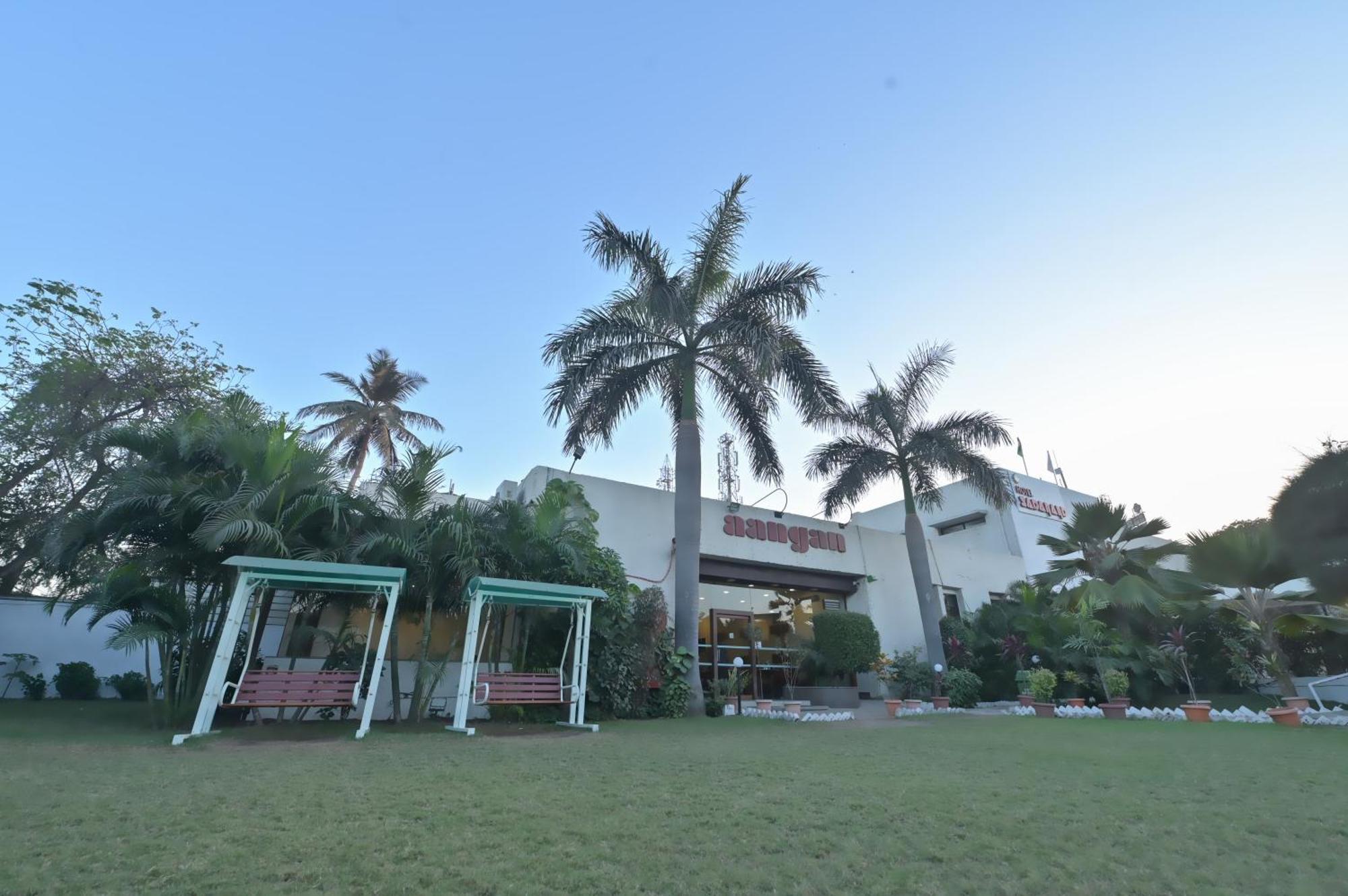 Chryso Hotels Pvt Ltd Ankleshwar Exterior photo