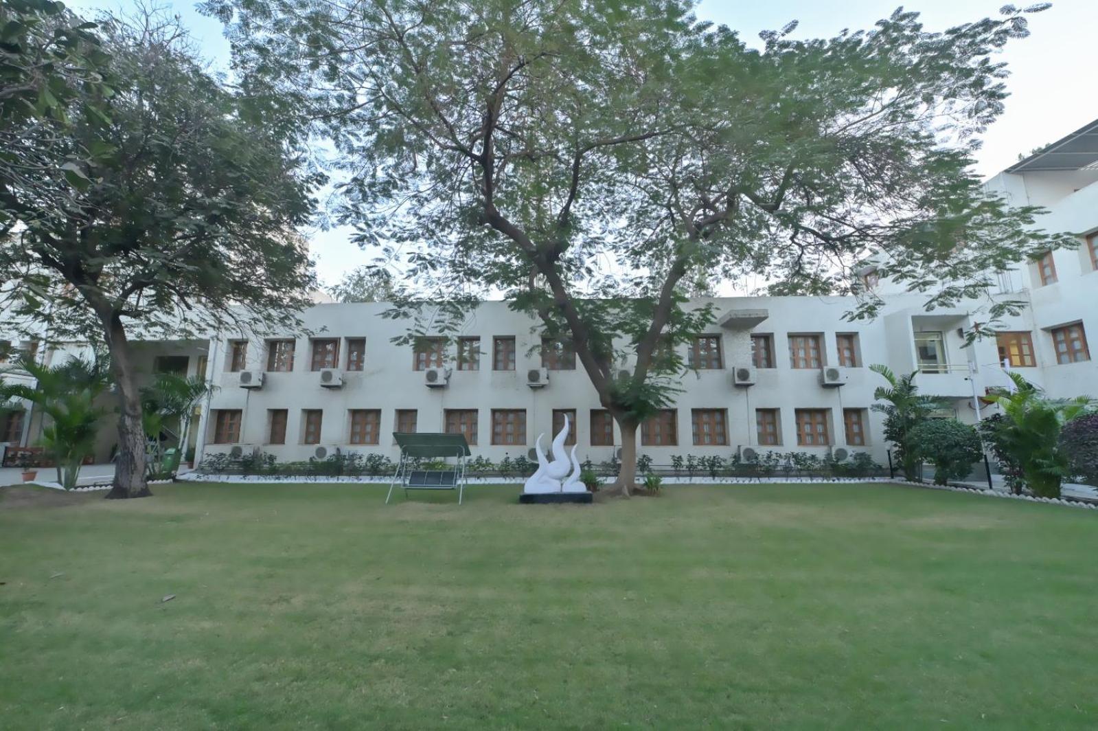 Chryso Hotels Pvt Ltd Ankleshwar Exterior photo
